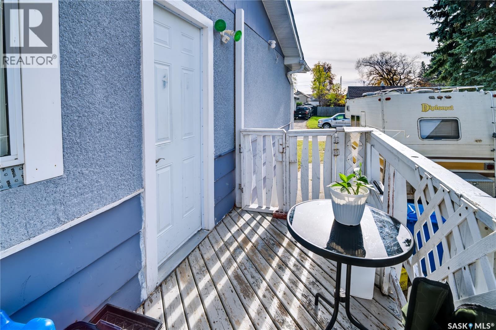 38 30th Street E Property Photo 18