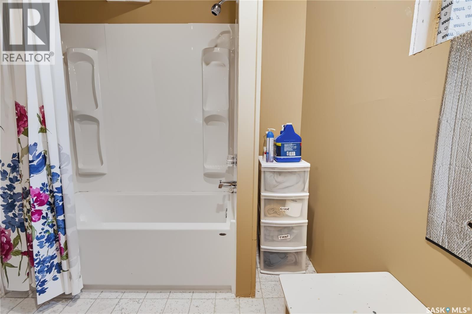 38 30th Street E Property Photo 21