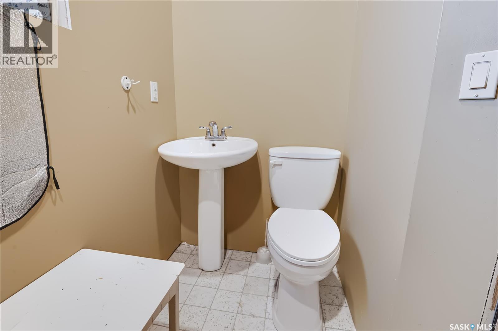 38 30th Street E Property Photo 22