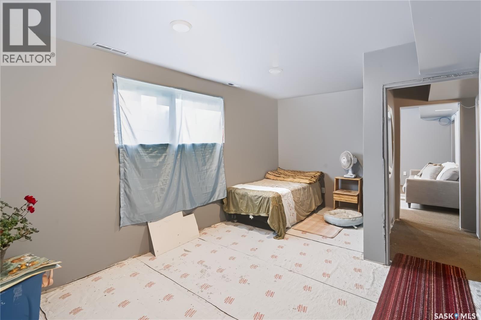 38 30th Street E Property Photo 23