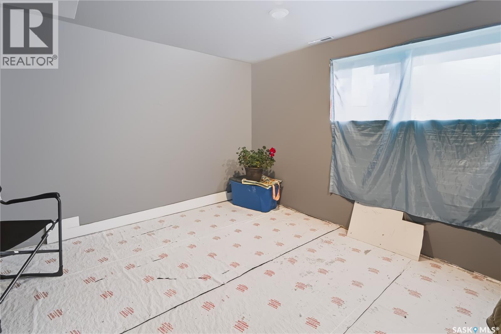 38 30th Street E Property Photo 24