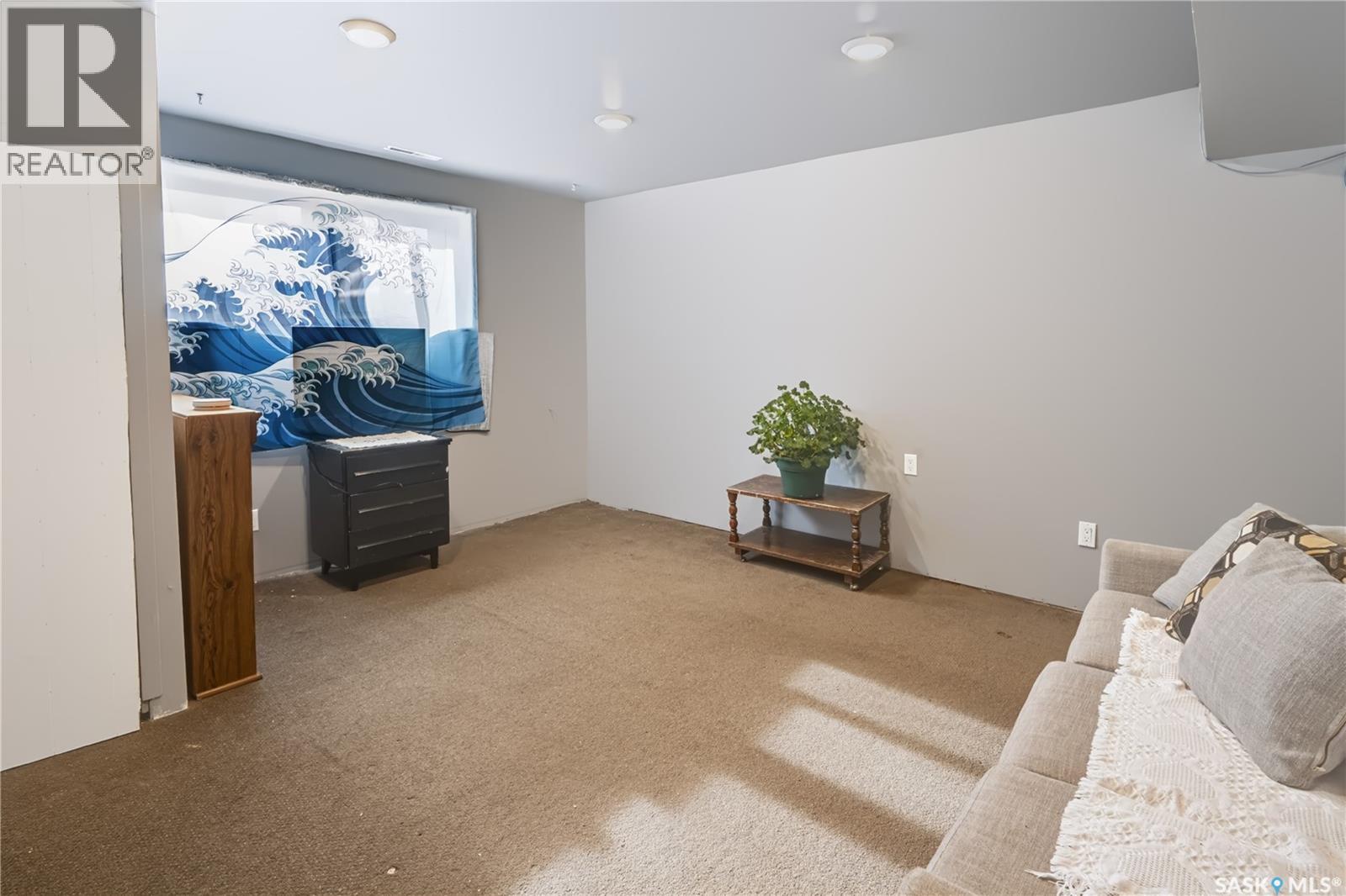 38 30th Street E Property Photo 25