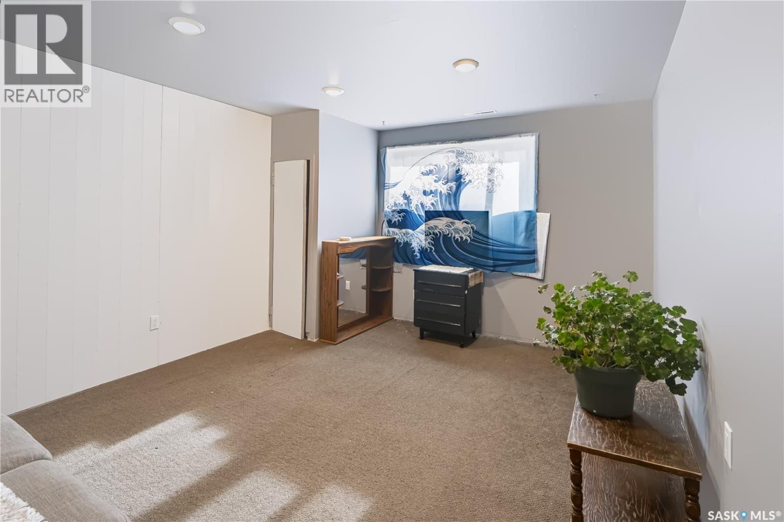 38 30th Street E Property Photo 26