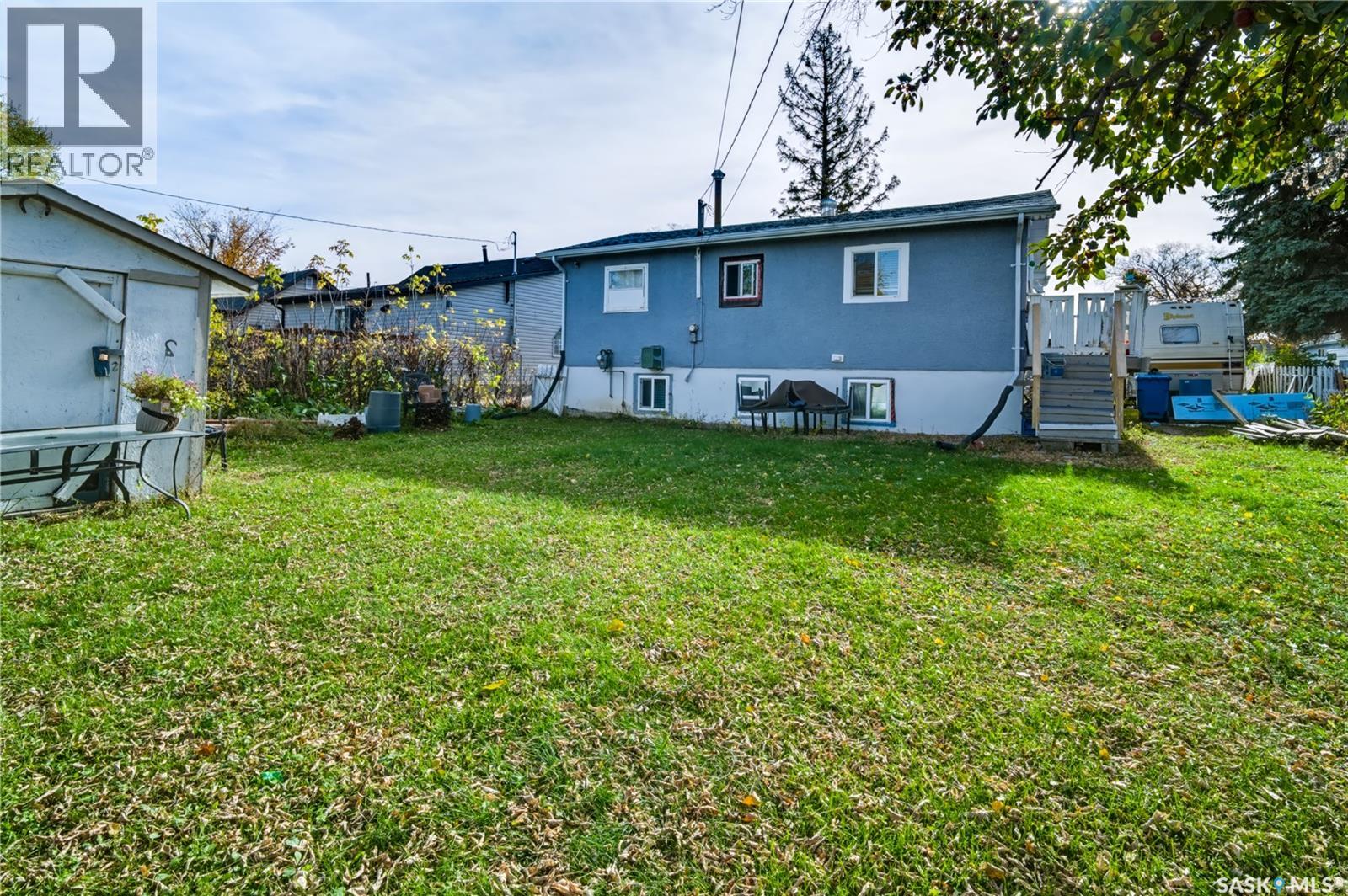 38 30th Street E Property Photo 31