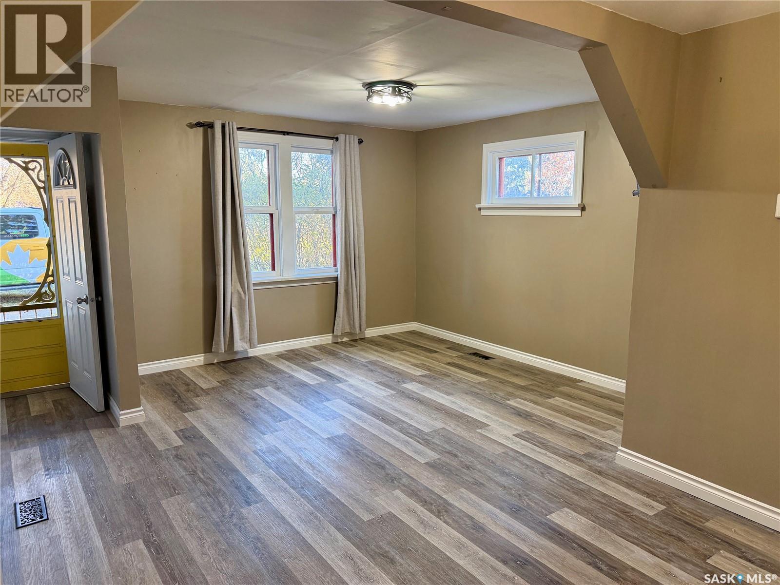 302 3rd Street Property Photo 7