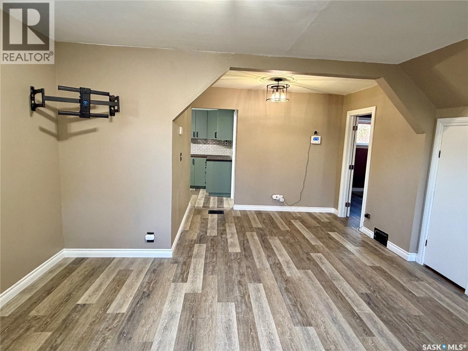 302 3rd Street Property Photo 8