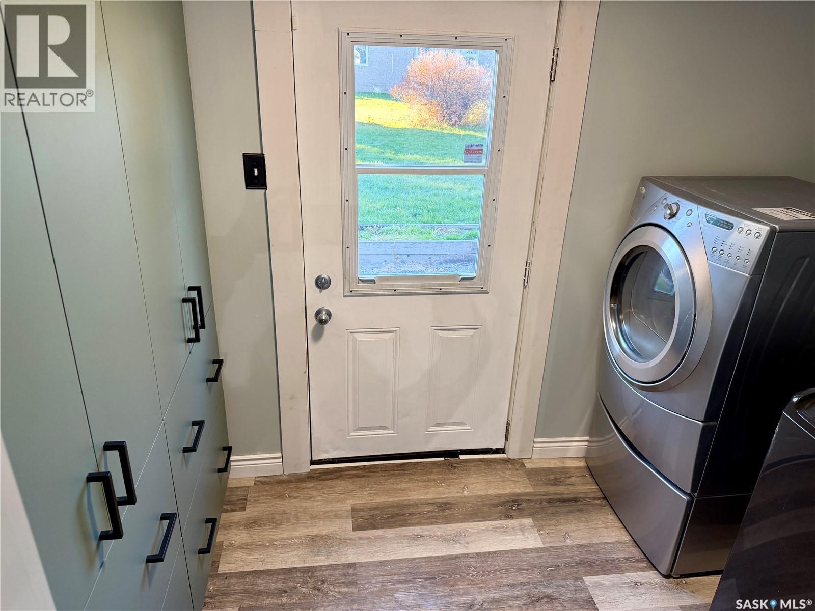 302 3rd Street Property Photo 10