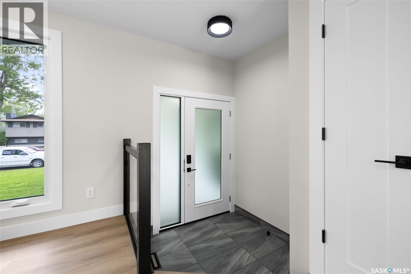 10 Selkirk Crescent Property Photo 2