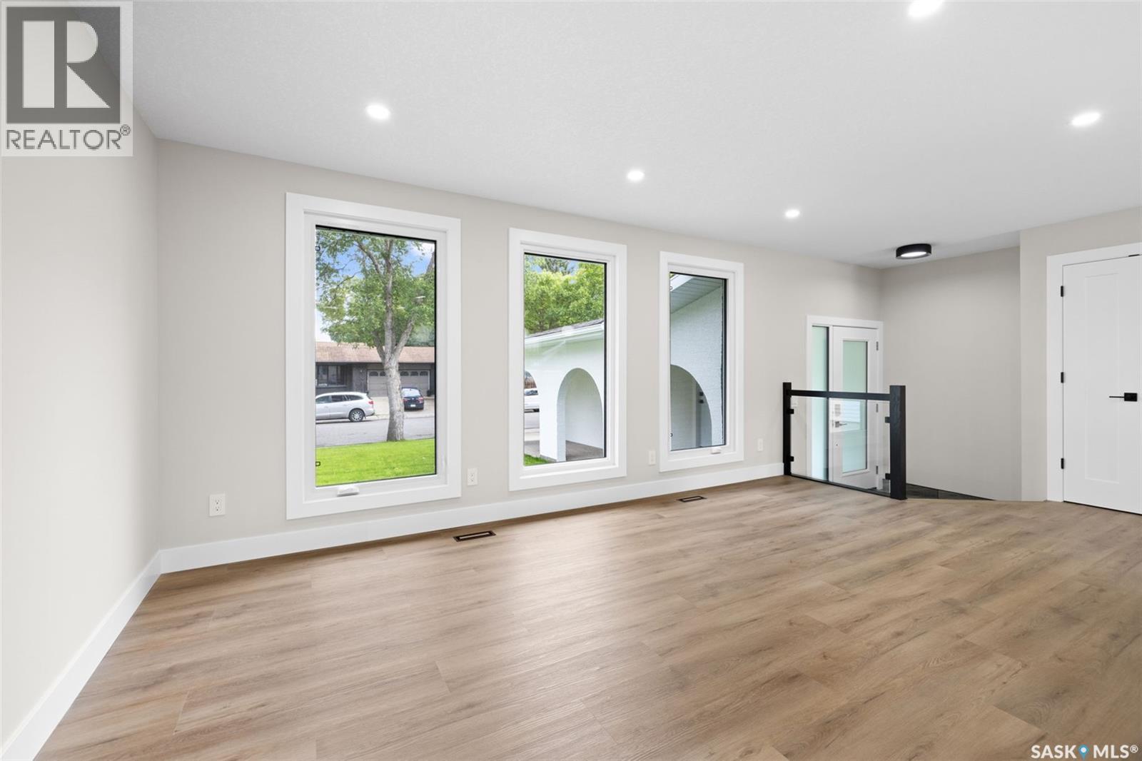 10 Selkirk Crescent Property Photo 5