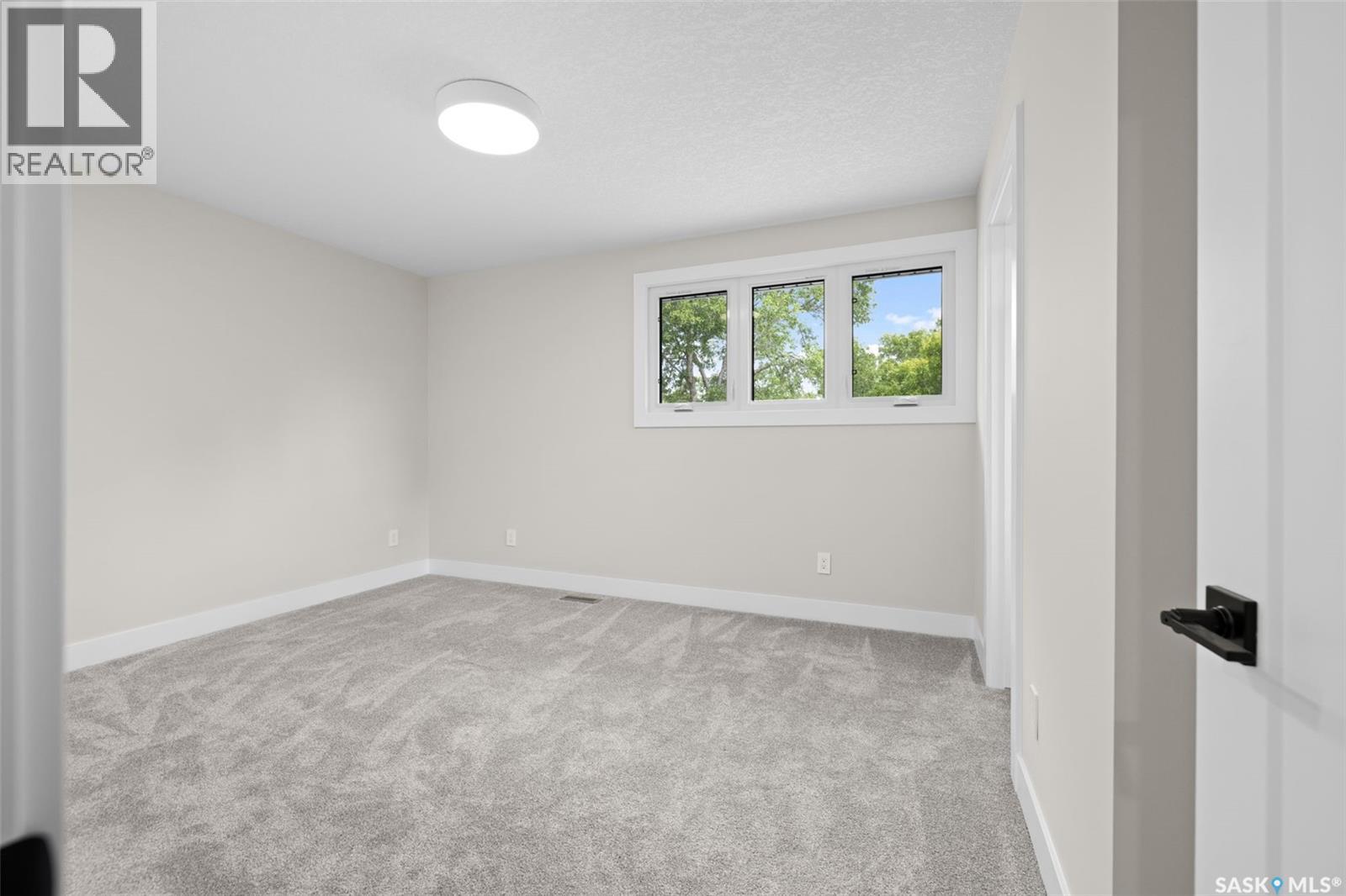 10 Selkirk Crescent Property Photo 32