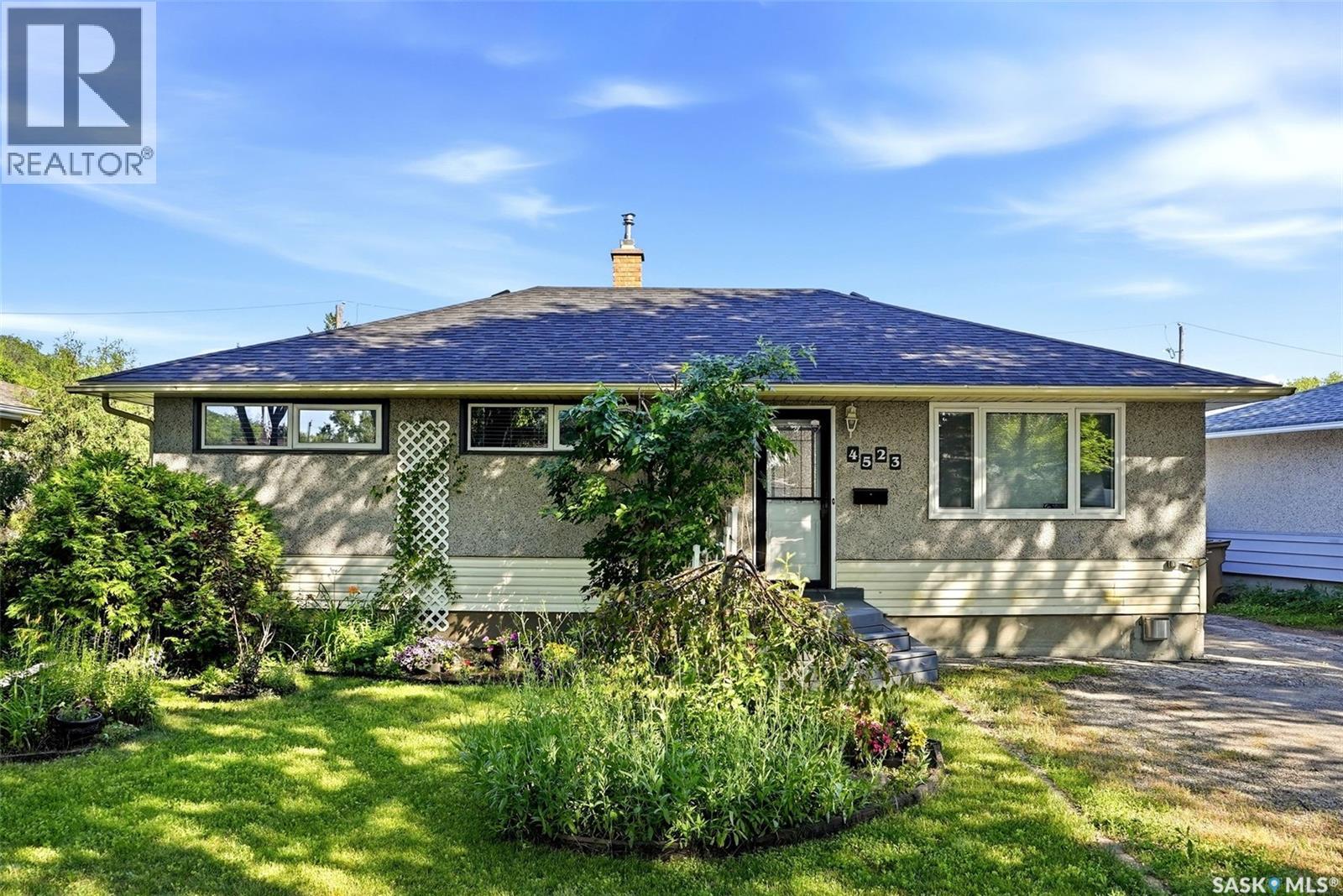 4523 England Road Property Photo 1