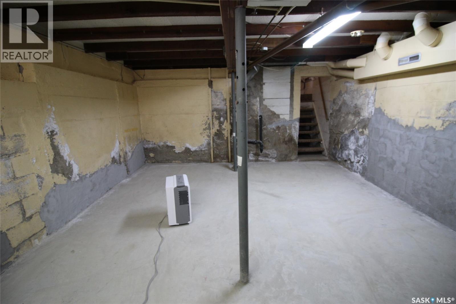 204 1st Street E Property Photo 16