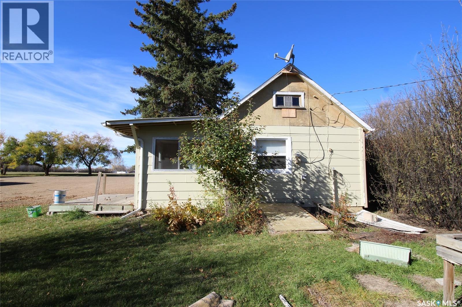 204 1st Street E Property Photo 18