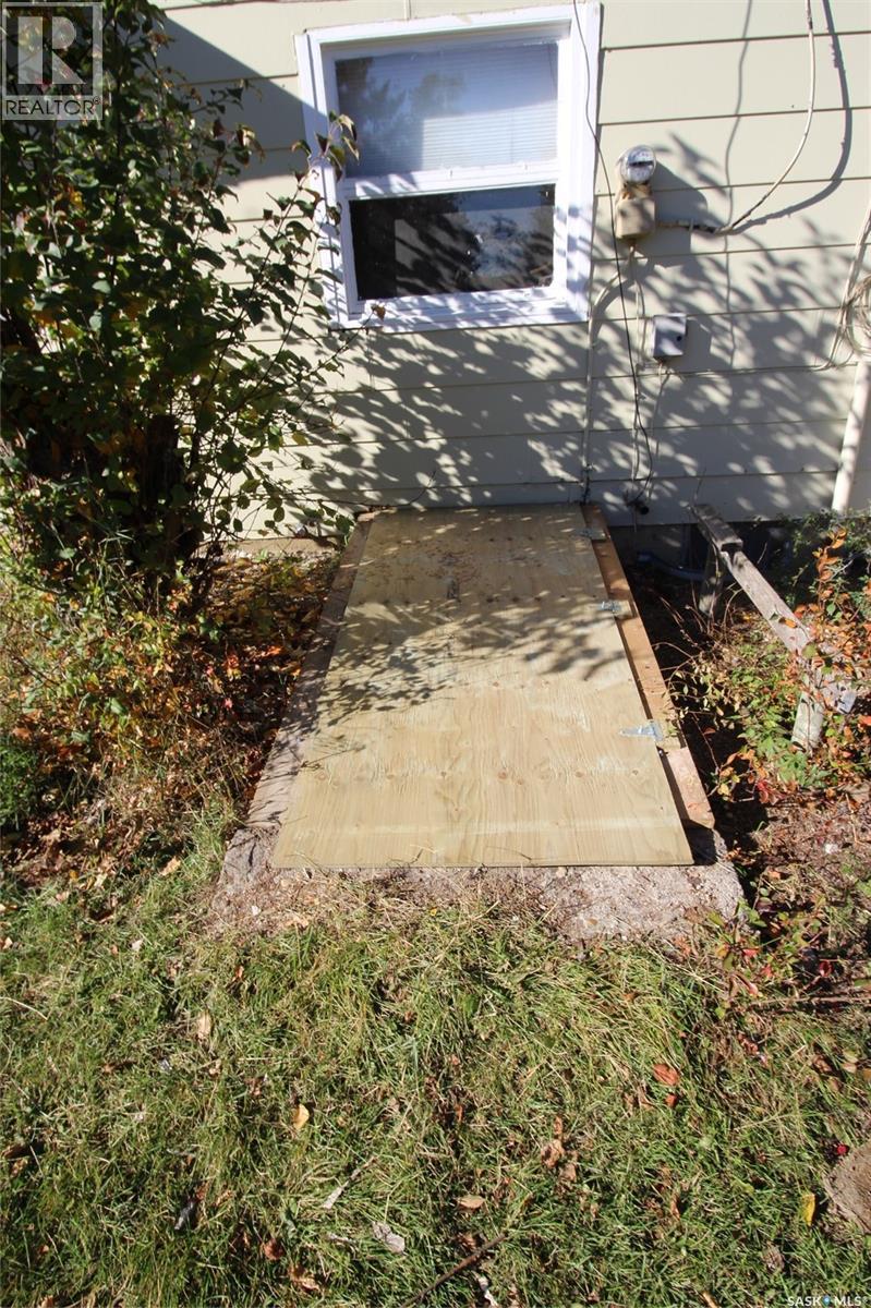 204 1st Street E Property Photo 19