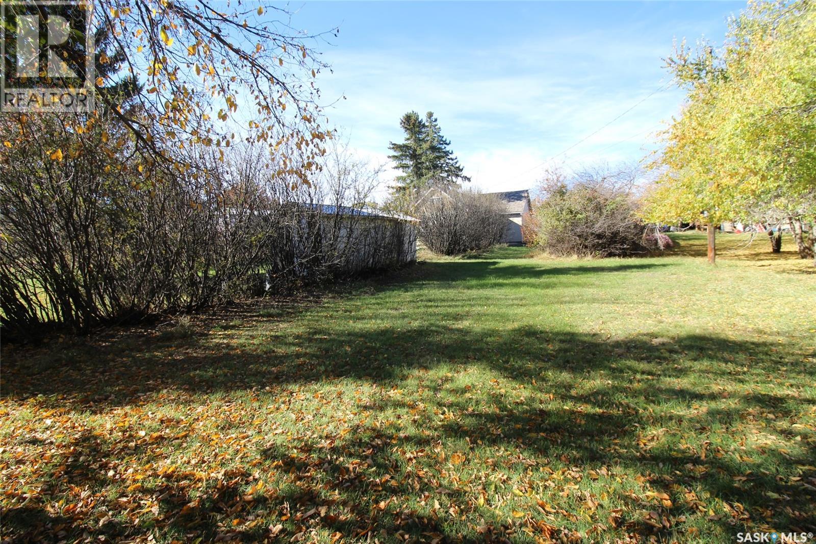 204 1st Street E Property Photo 23