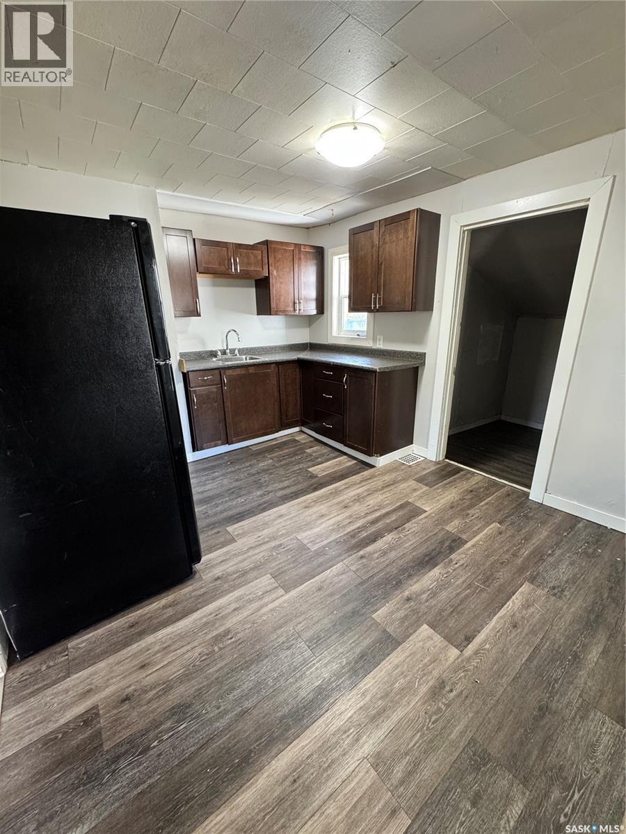 852 Retallack Street Property Photo 3