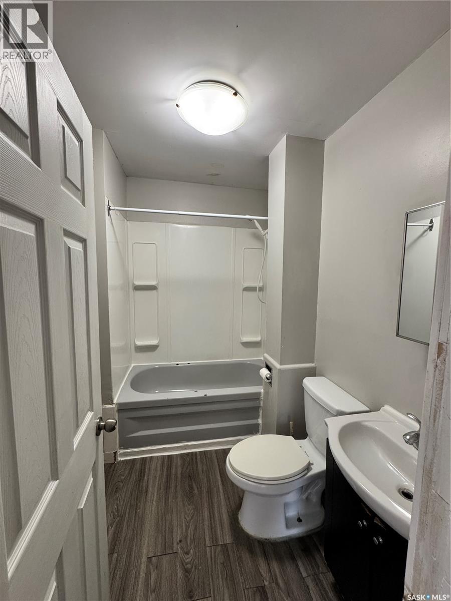852 Retallack Street Property Photo 6