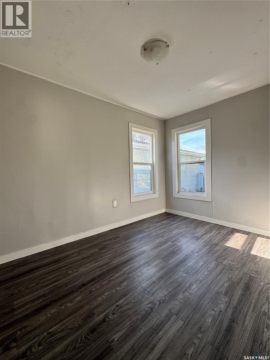 852 Retallack Street Property Photo 7