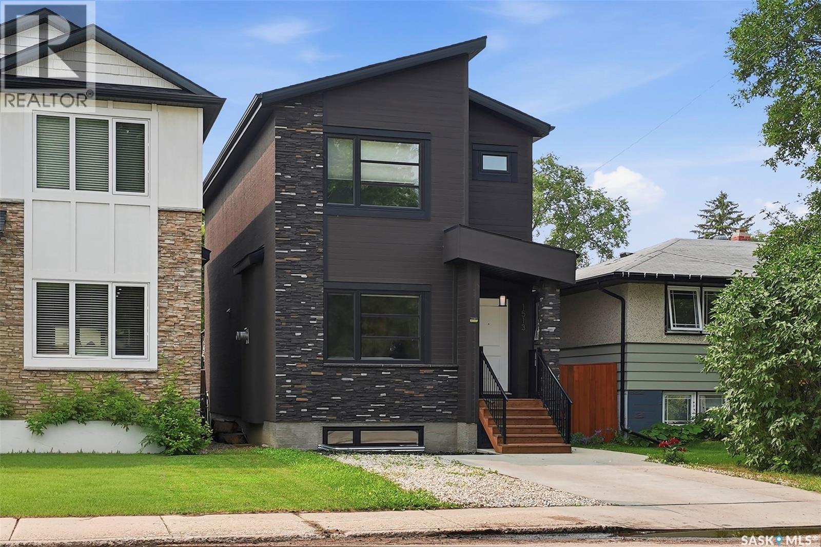 1513 Prince Of Wales Avenue Property Photo 1