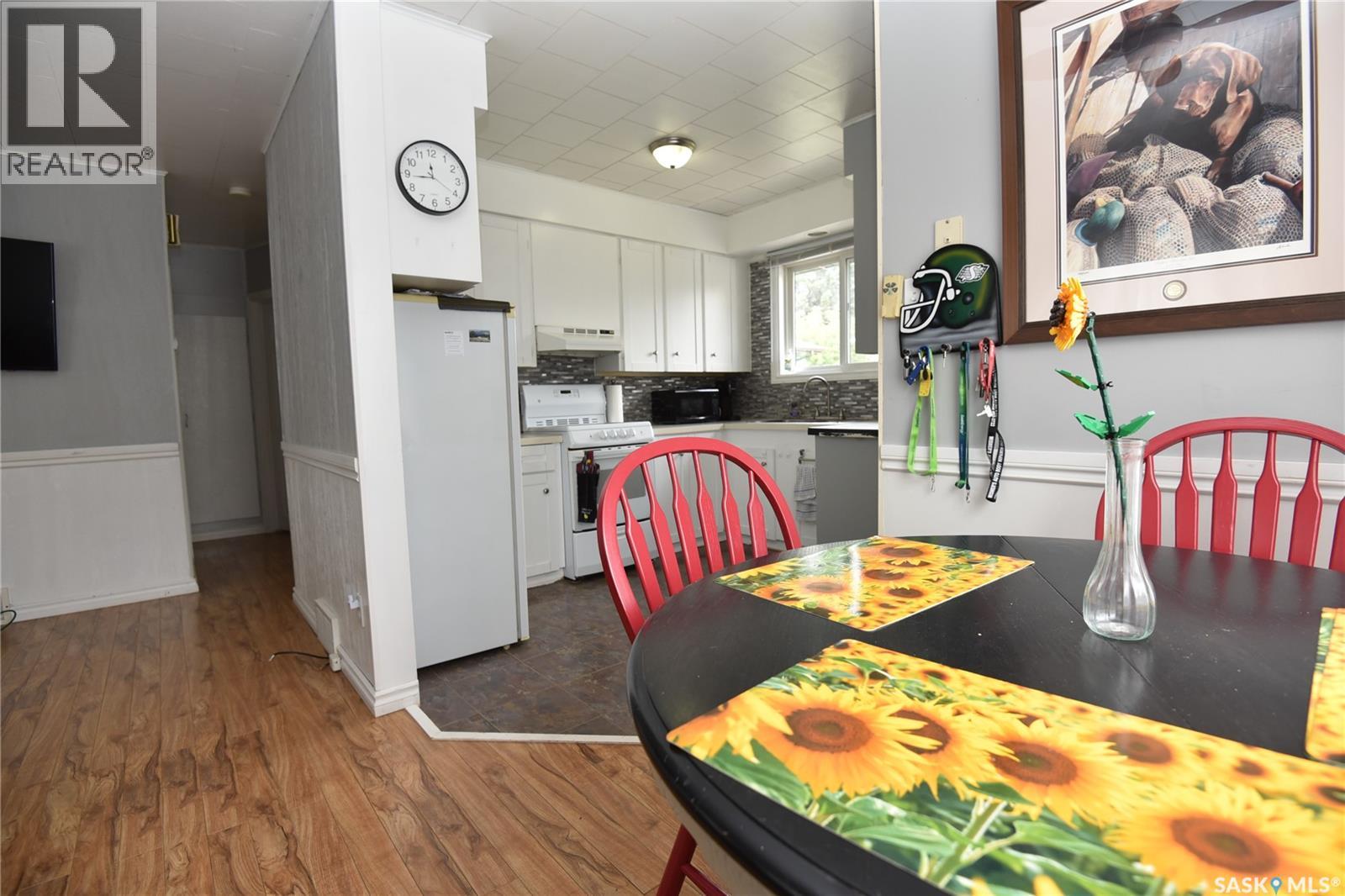 415 8th Avenue W Property Photo 6
