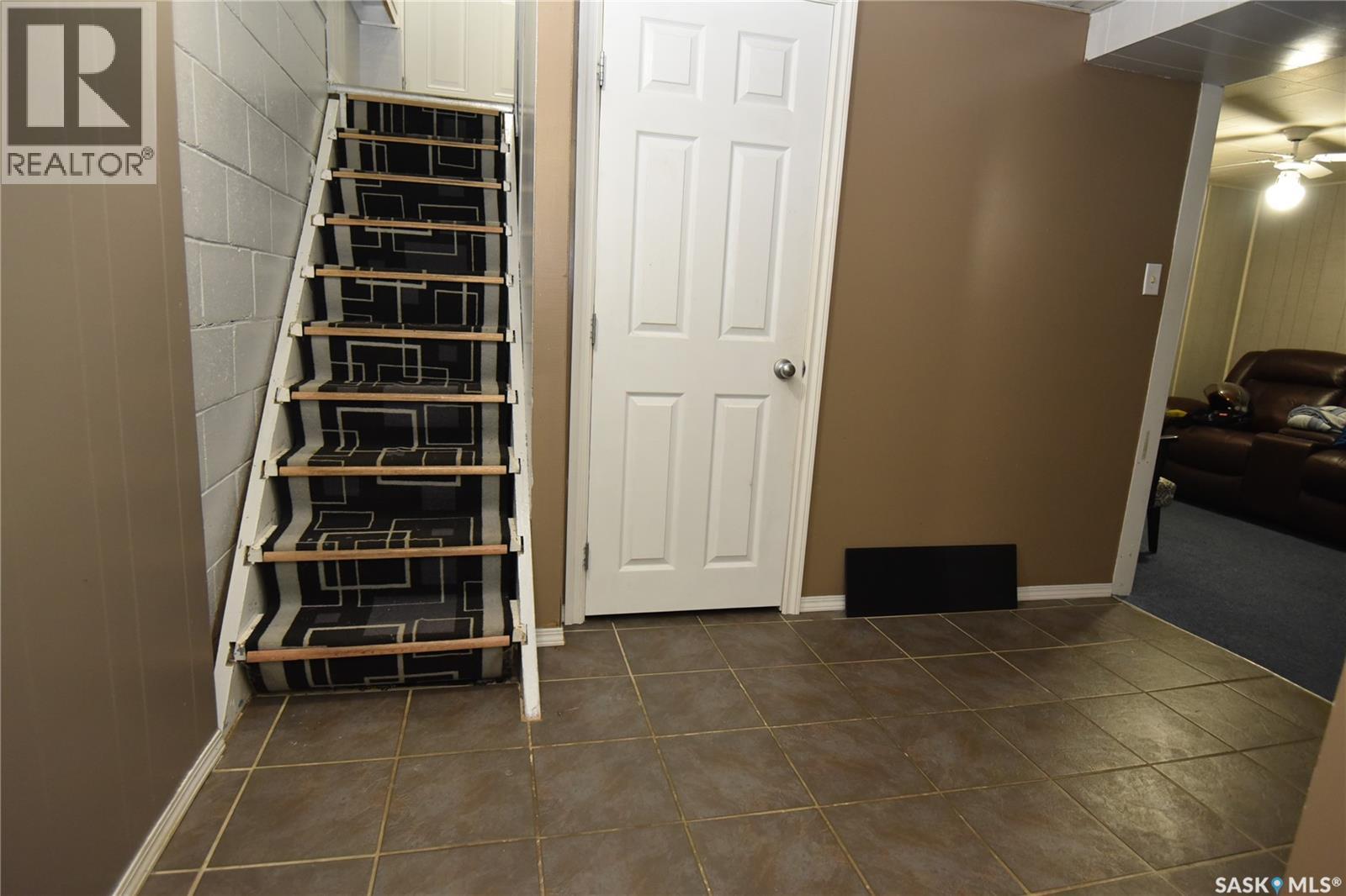 415 8th Avenue W Property Photo 17
