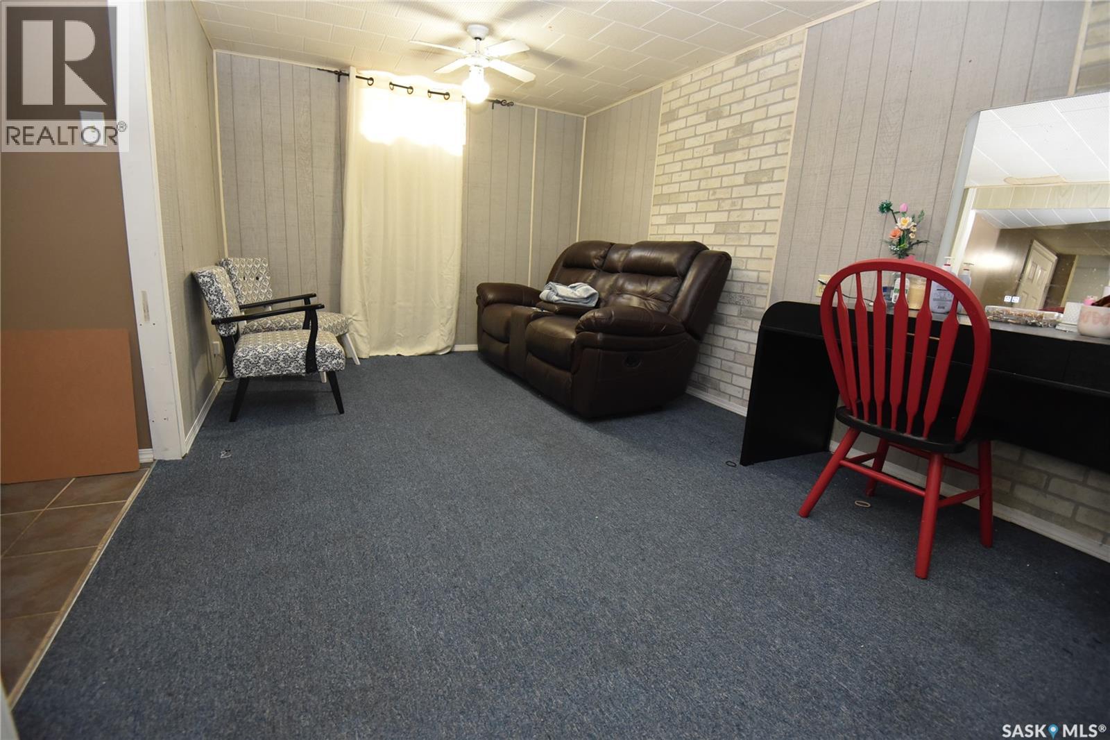 415 8th Avenue W Property Photo 18