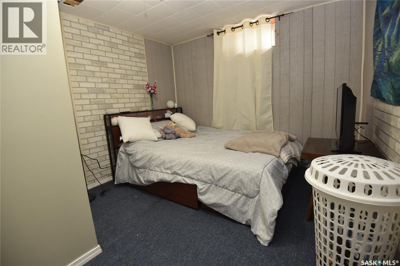 415 8th Avenue W Property Photo 22