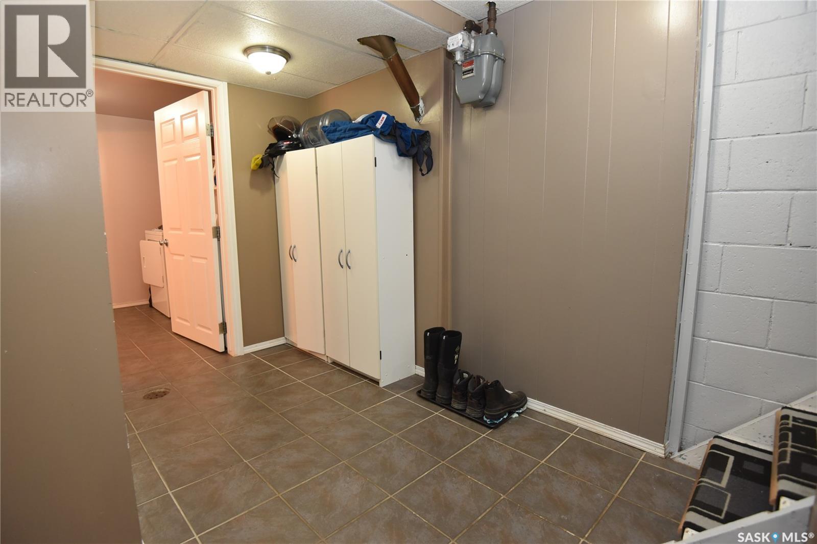 415 8th Avenue W Property Photo 23