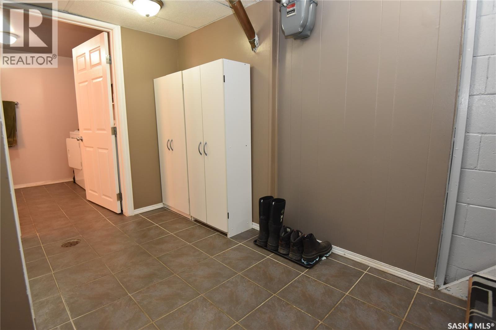 415 8th Avenue W Property Photo 24
