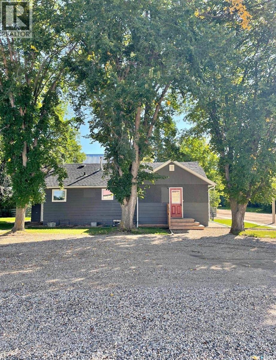 205 Railway Avenue Property Photo 1