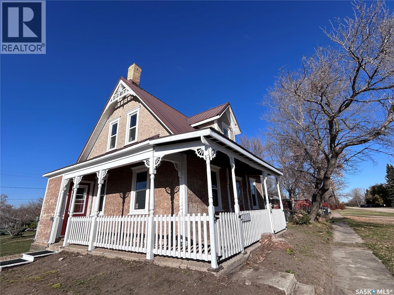 315 3rd Street Property Photo 2