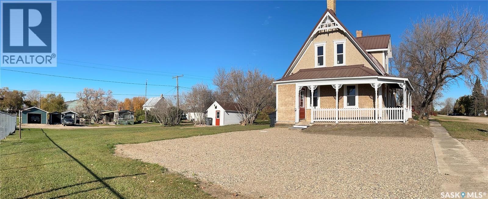 315 3rd Street Property Photo 4