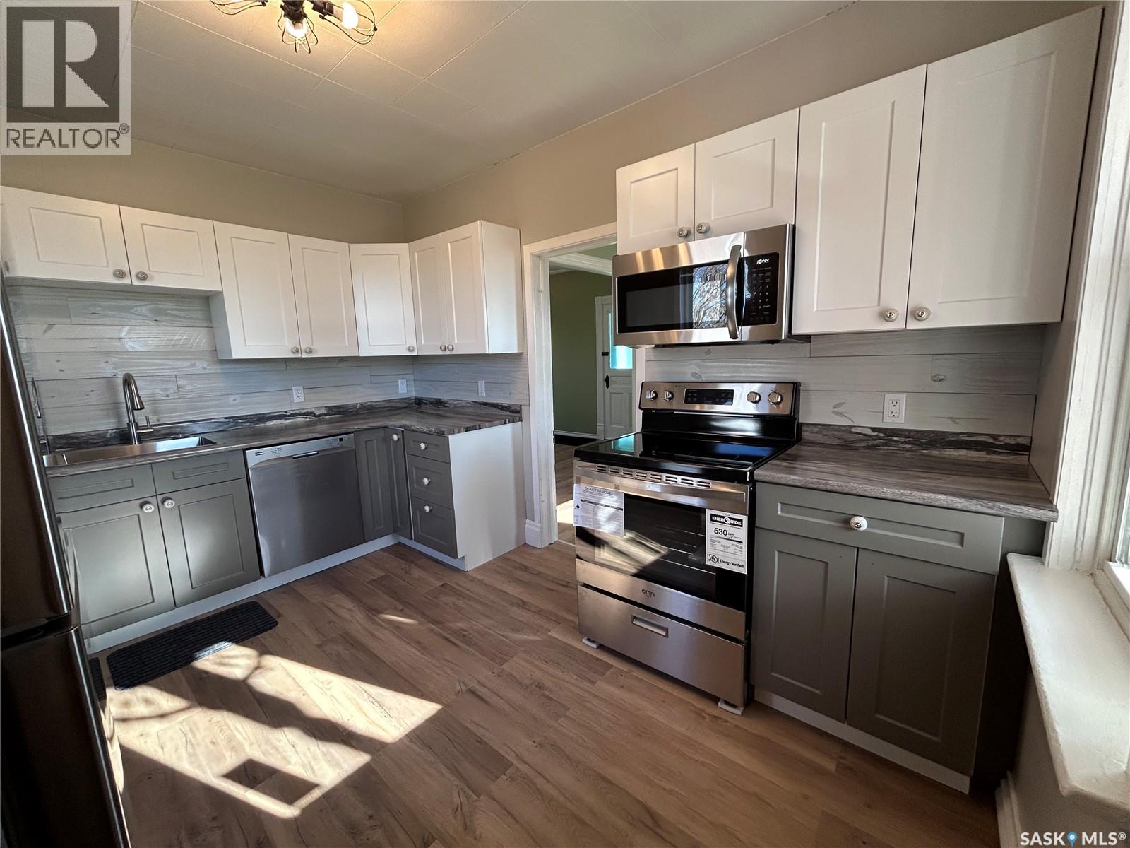 315 3rd Street Property Photo 6