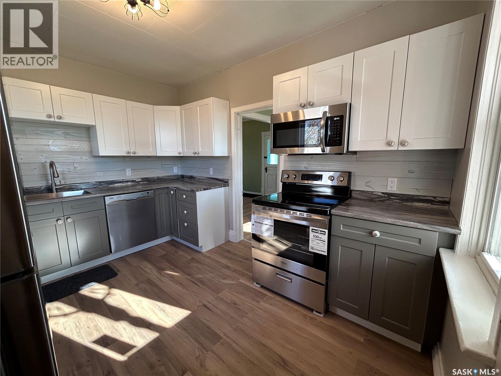 315 3rd Street Property Photo 7