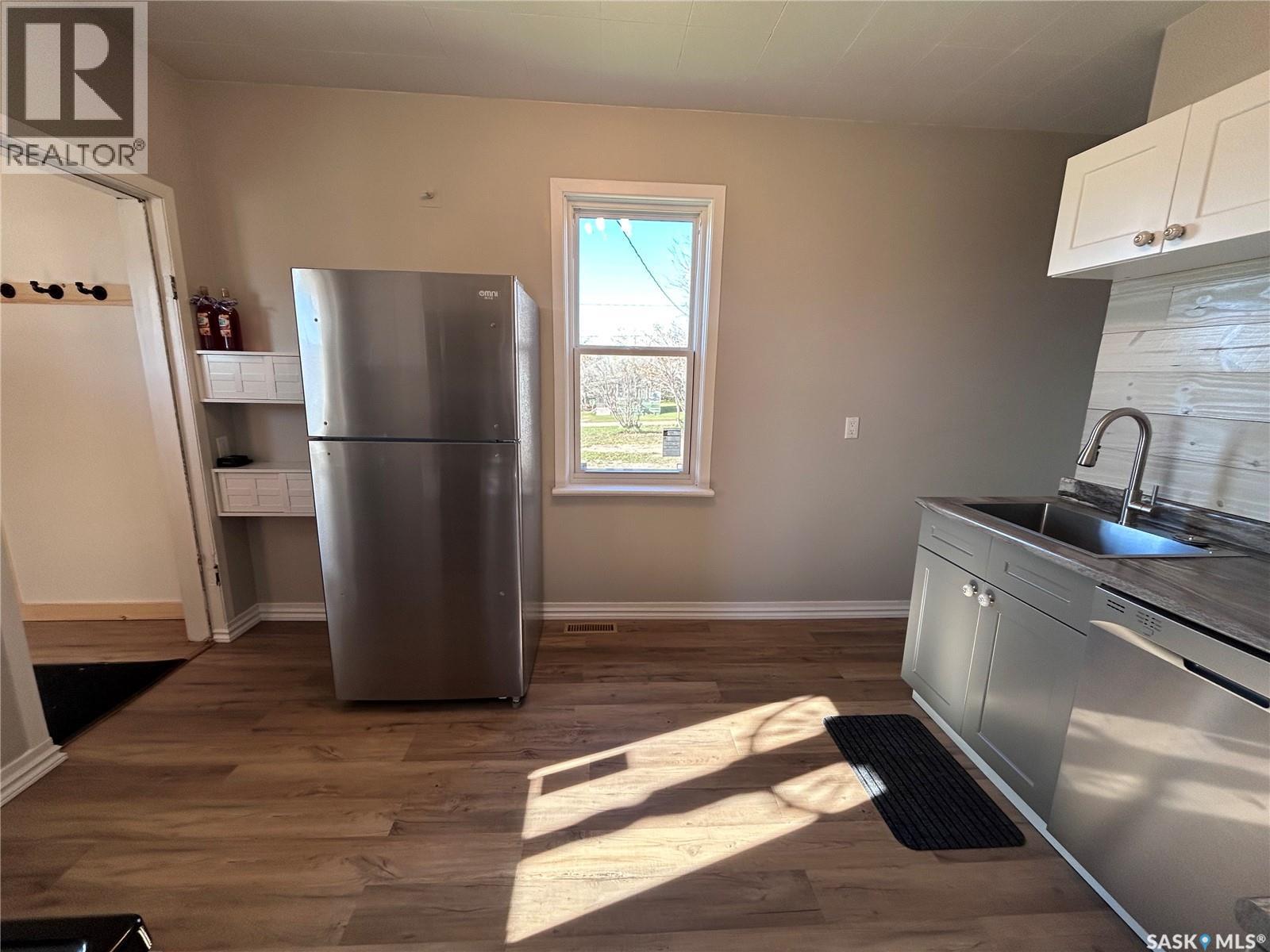 315 3rd Street Property Photo 10