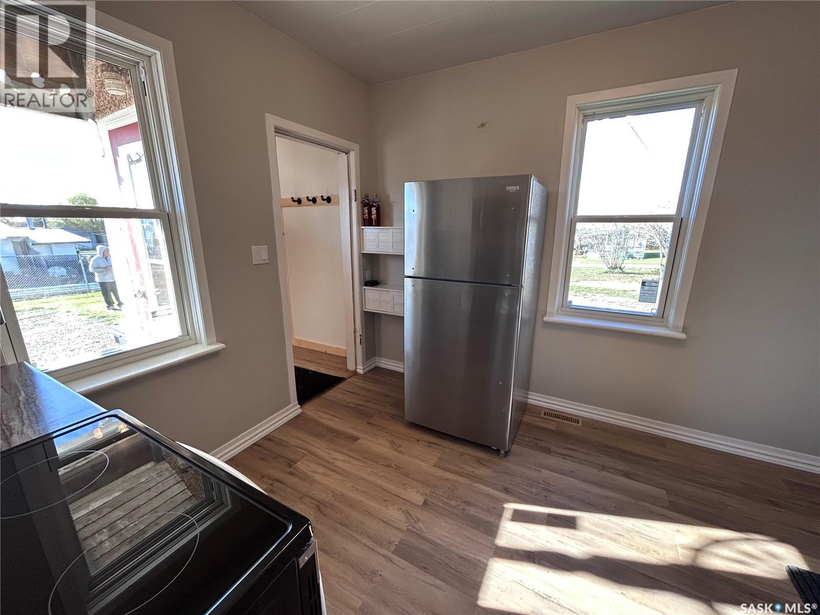 315 3rd Street Property Photo 11