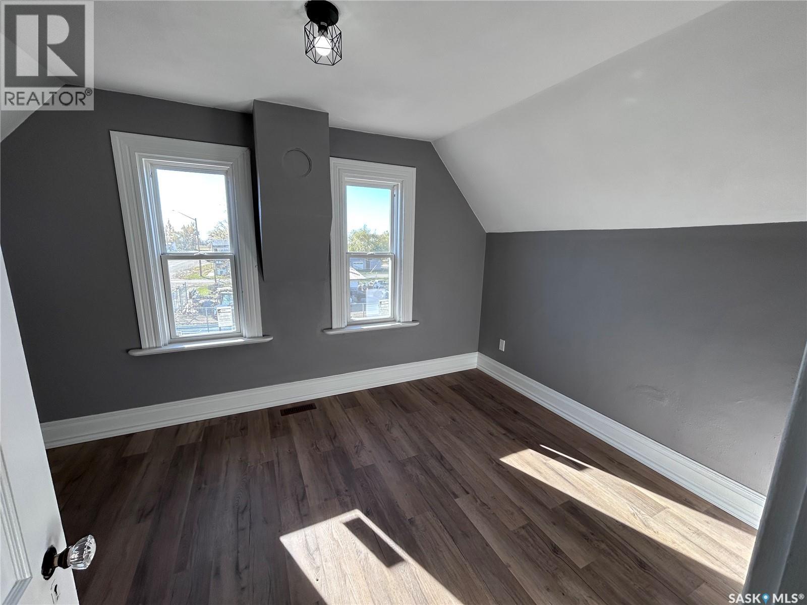 315 3rd Street Property Photo 33