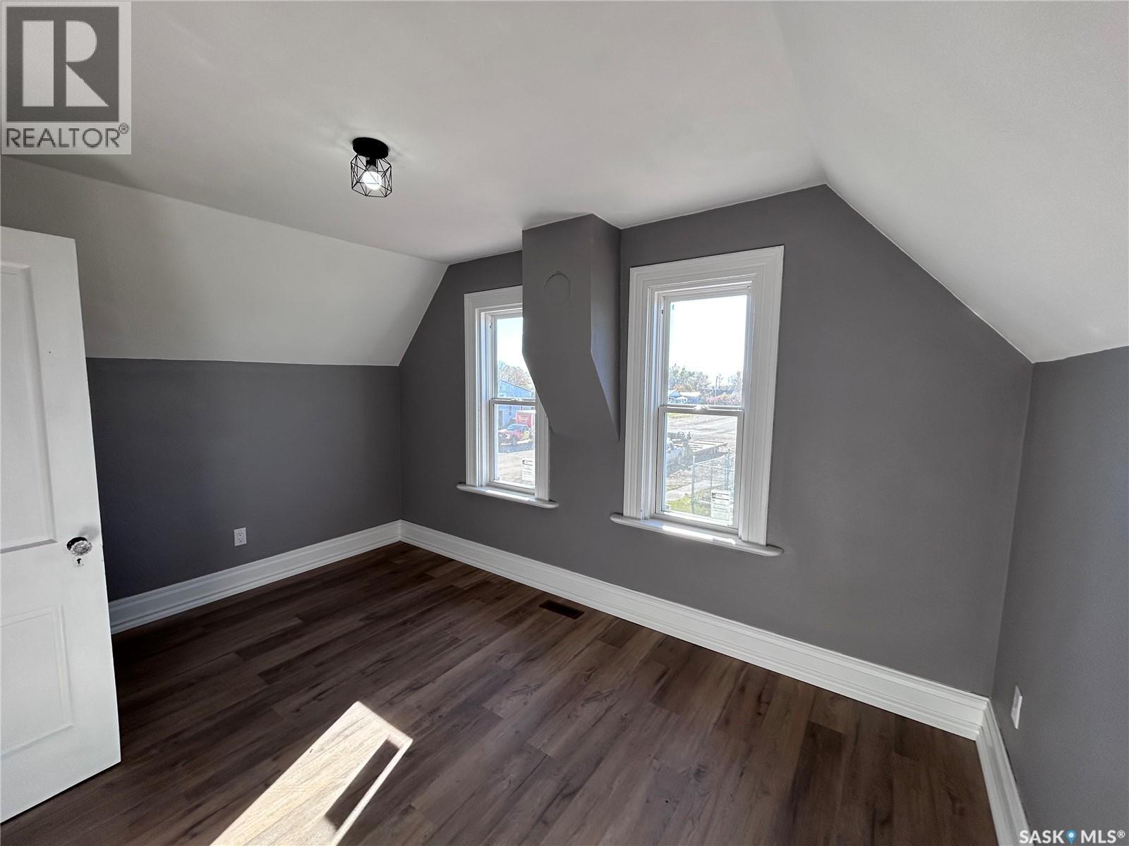 315 3rd Street Property Photo 34