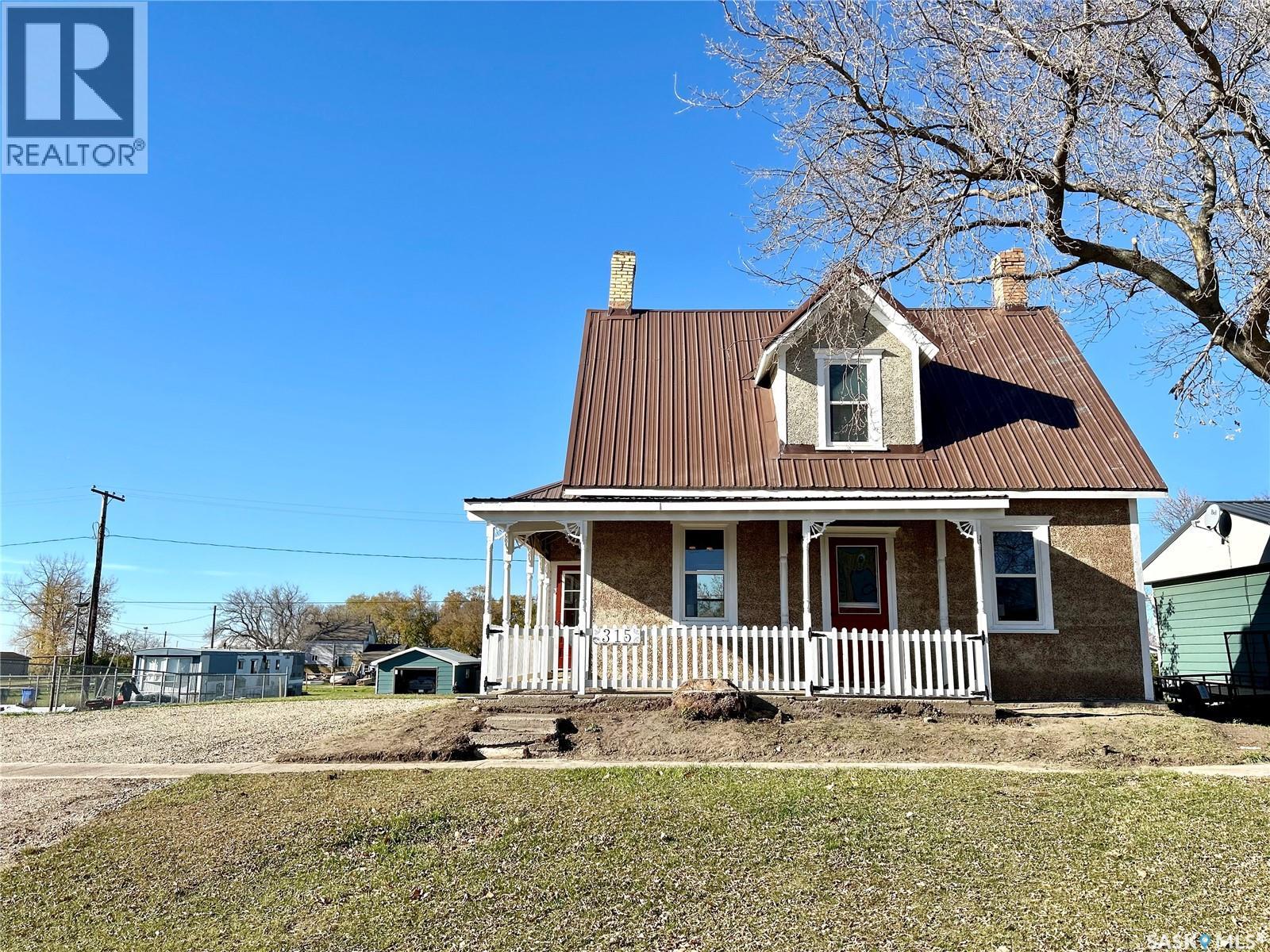 315 3rd Street Property Photo 41