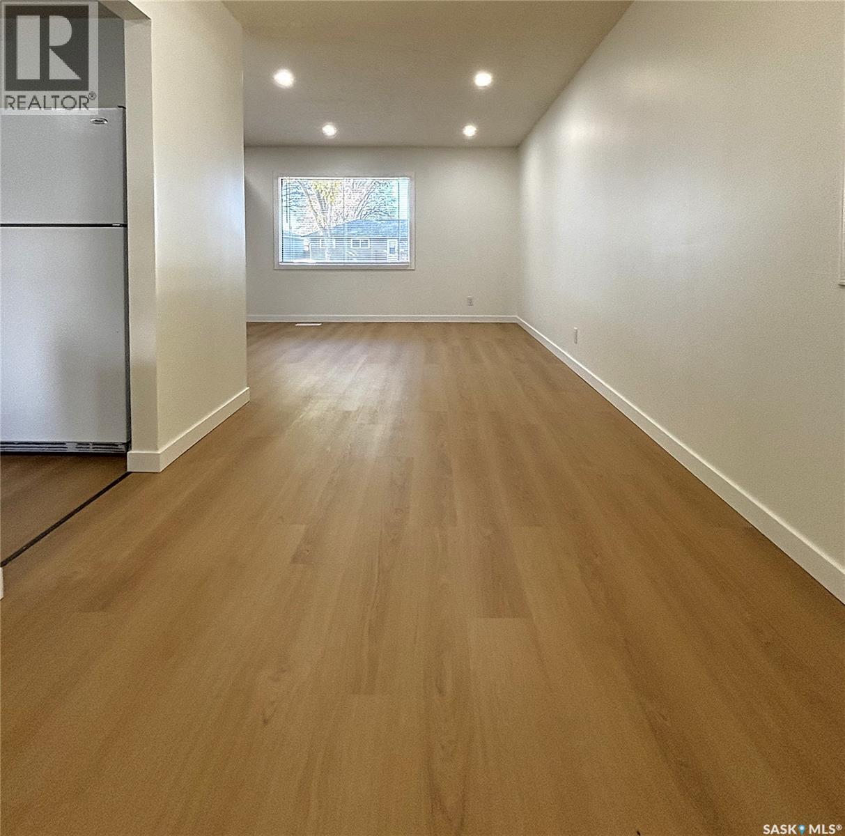 310 Vancouver Avenue S Property Photo 5