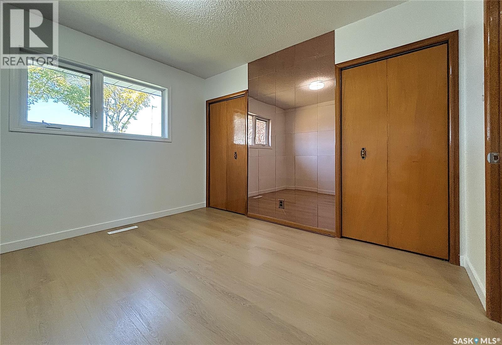 310 Vancouver Avenue S Property Photo 12