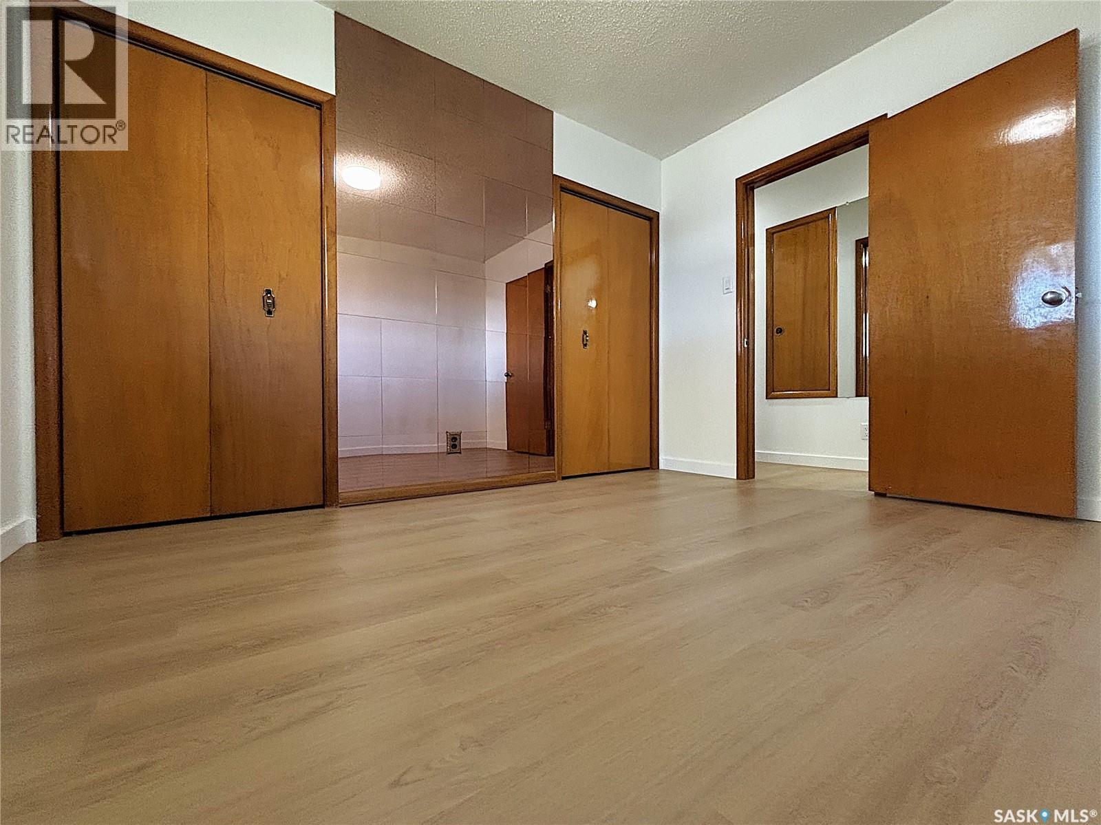 310 Vancouver Avenue S Property Photo 13