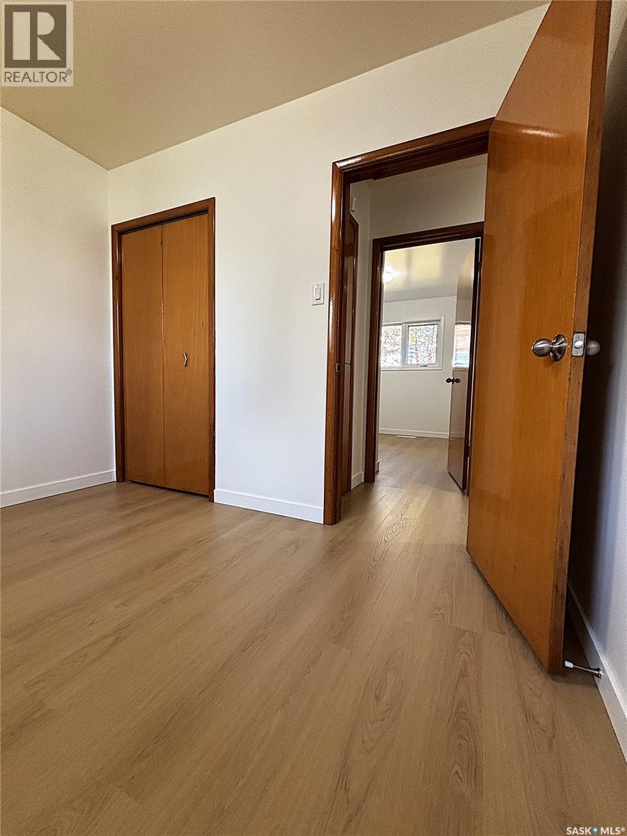 310 Vancouver Avenue S Property Photo 15