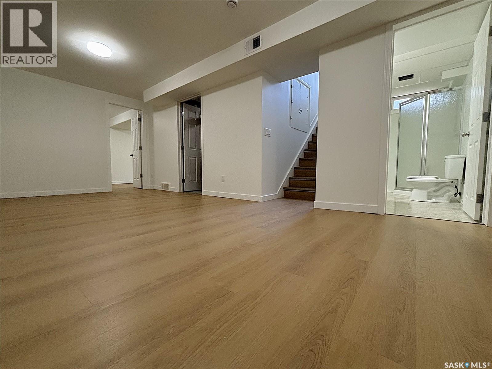 310 Vancouver Avenue S Property Photo 20