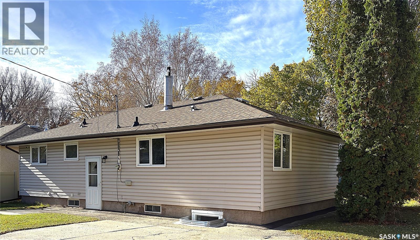 310 Vancouver Avenue S Property Photo 27