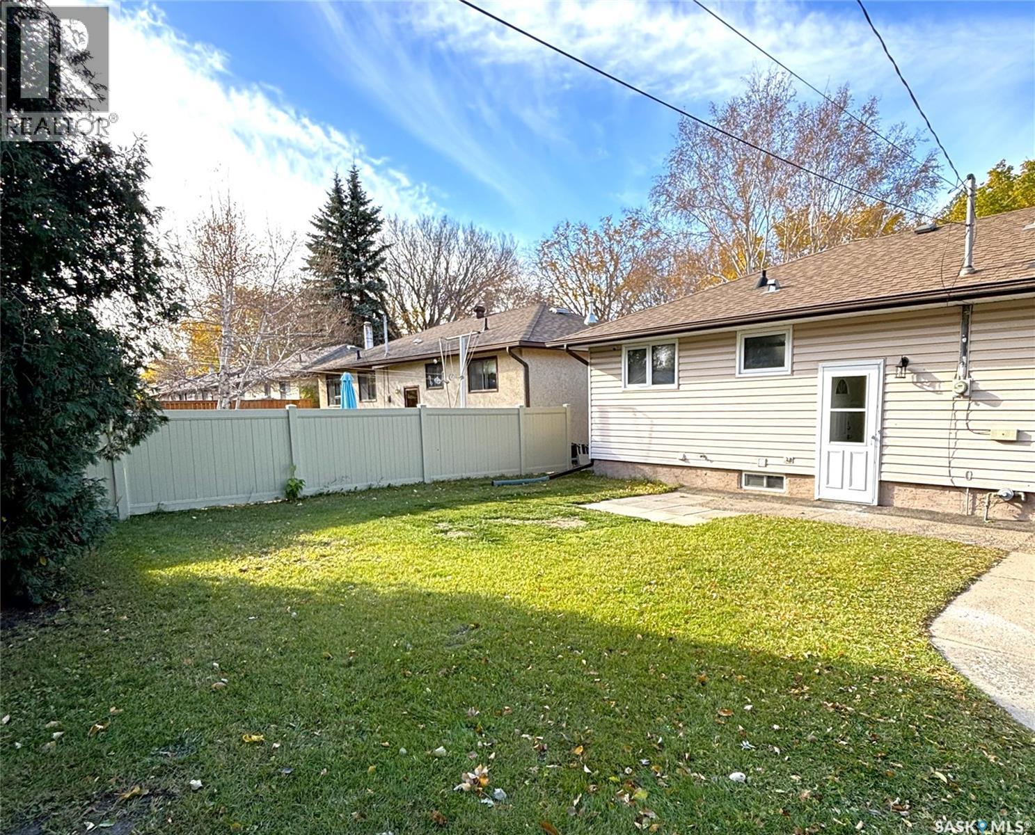 310 Vancouver Avenue S Property Photo 28