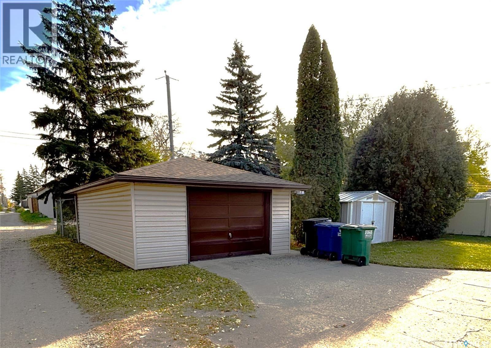 310 Vancouver Avenue S Property Photo 30