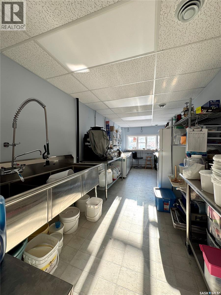 106 Vincent Avenue W Property Photo 18