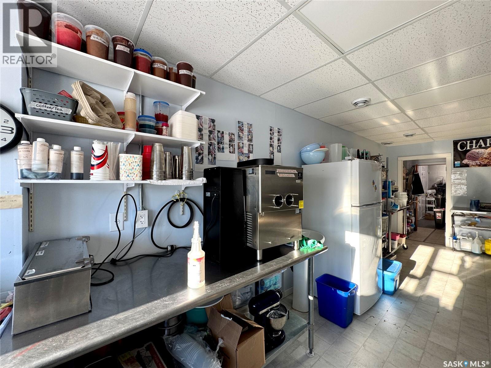 106 Vincent Avenue W Property Photo 19