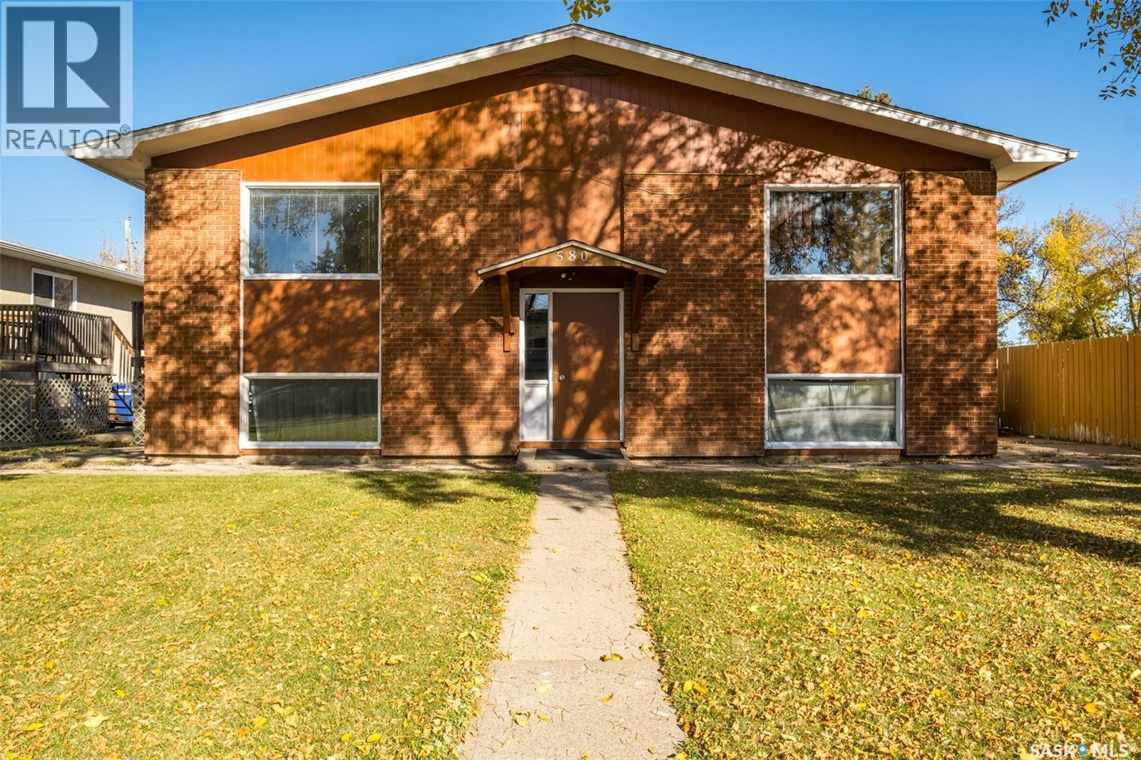 580 26th Street E Property Photo 1